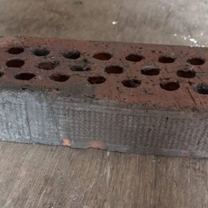 Reikätiili 25 x 12 x 6 cm punainen - purkukolmio.fi