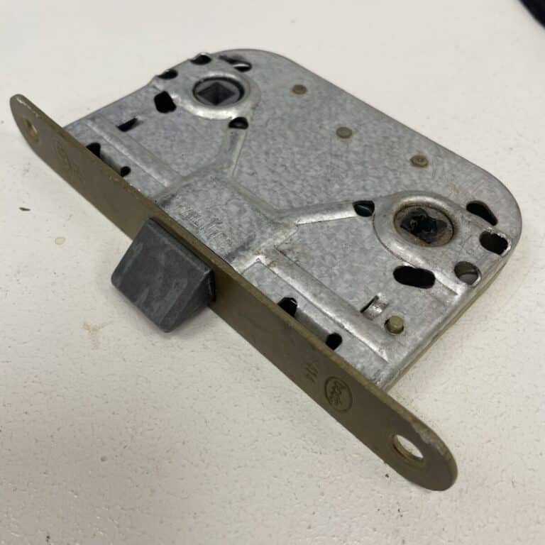 Boda 414 välioven lukkorunko ruskea etulevy - purkukolmio.fi