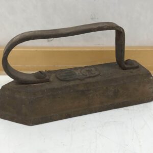 Vanha antiikki silitysrauta BMW P6