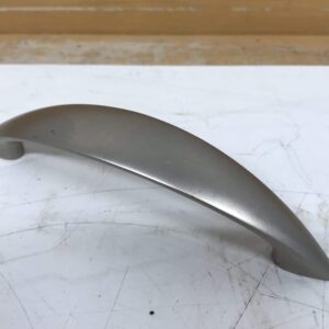 Kaapin-oven/laatikon vedin