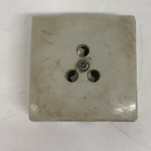 Puhelinpistorasian harmaa kansi - purkukolmio.fi