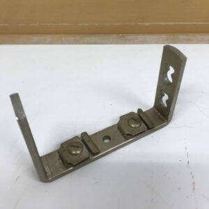 Verhokiskojen kiinnikerauta kiskojen kiinnikkeillä