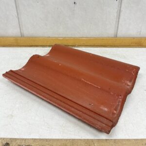 Ormax kattotiili punainen 42 × 33 profiili 5,5 cm - purkukolmio.fi