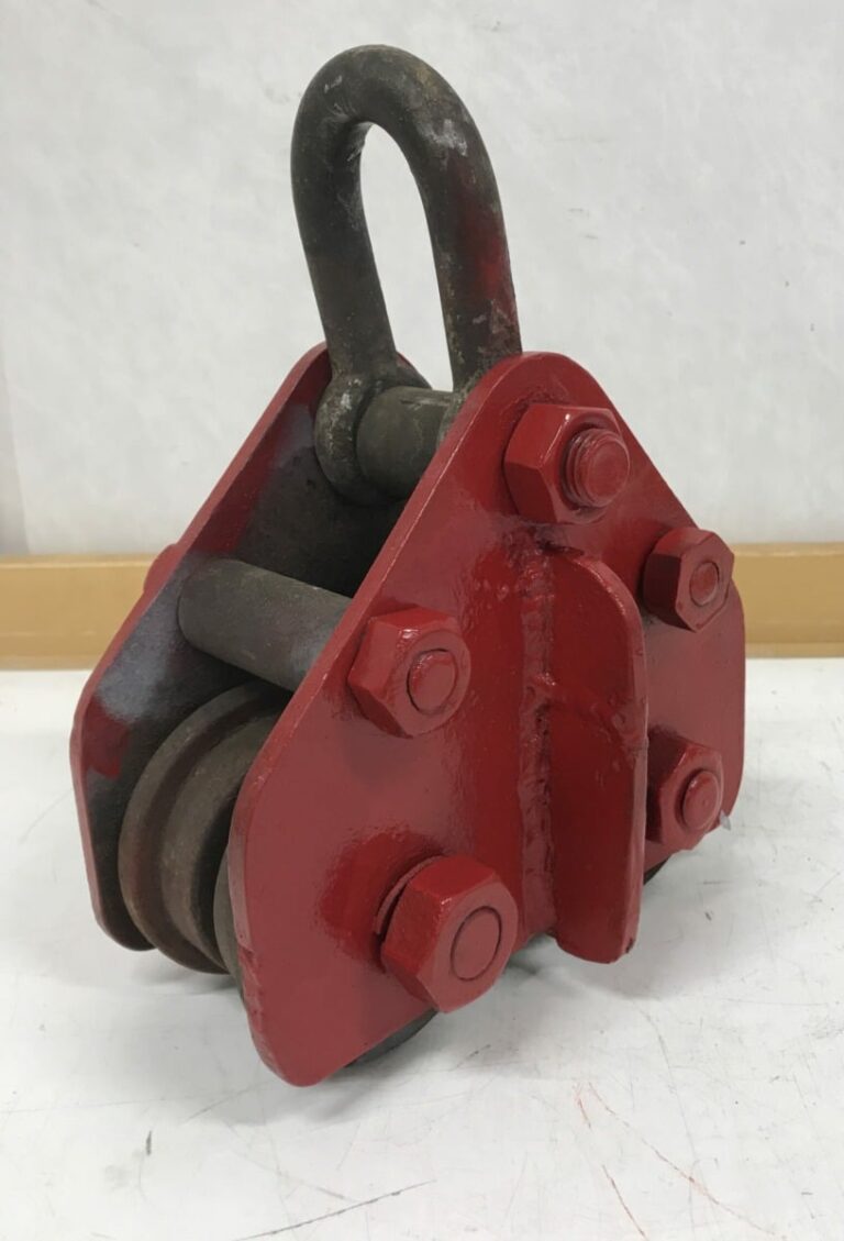 Kiskokissa nosturille - purkukolmio.fi