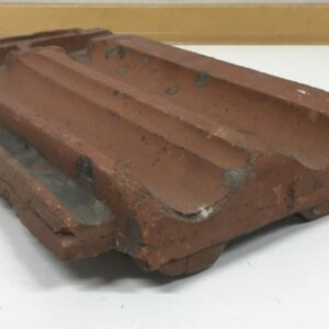 Poltettu punainen savikattotiili 23*42 cm - Purkukolmio.fi