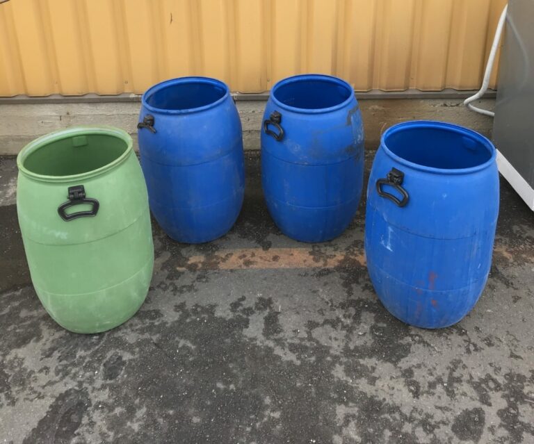 Muovitynnyri 60 cm korkea ilman kantta noin 45 litraa