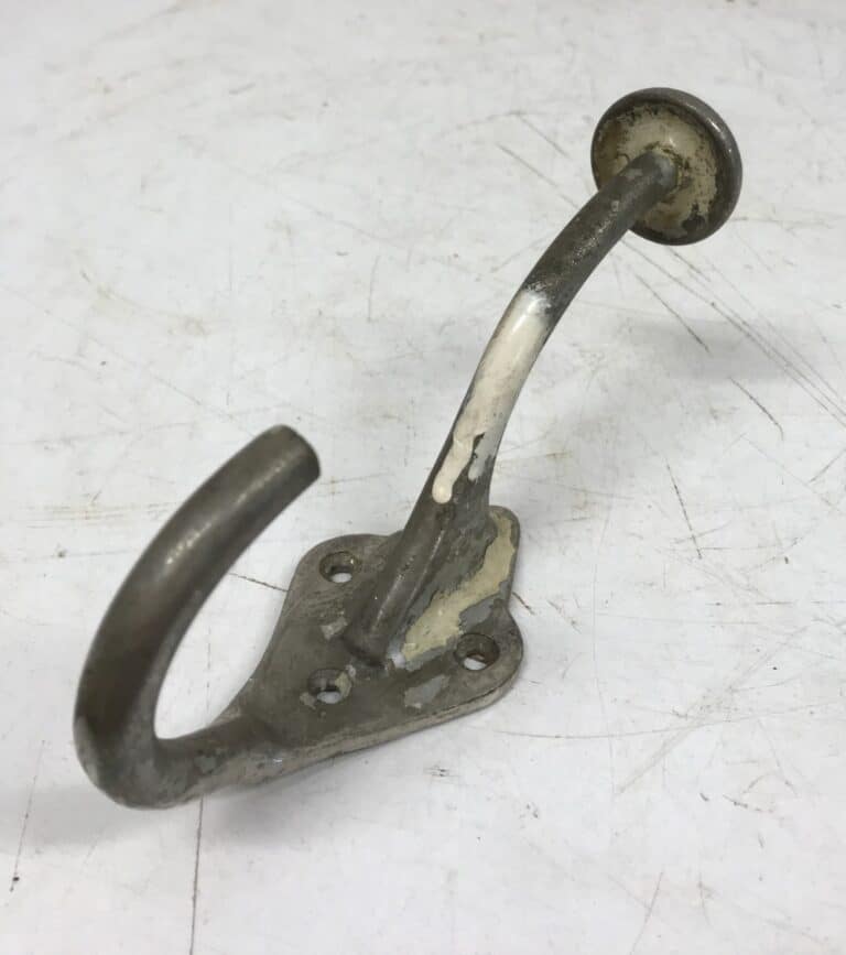 Messinkinen vaatekoukku