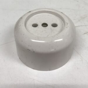 Vanha valkoinen pyöreä pinnallinen valaistuksen 1-kytkin UB182/22