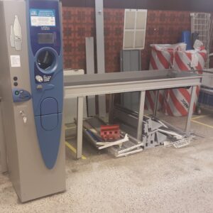 Pullonpalautusautomaatti Tomra