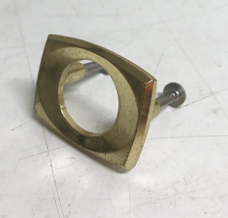 kalustevedin messinki kulmikas 44 * 34 mm