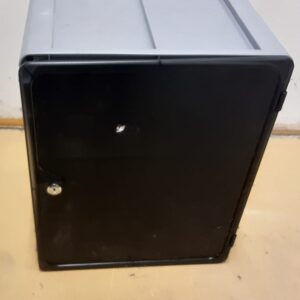 Kemikaalikaappi lukittava 30x26x35 cm