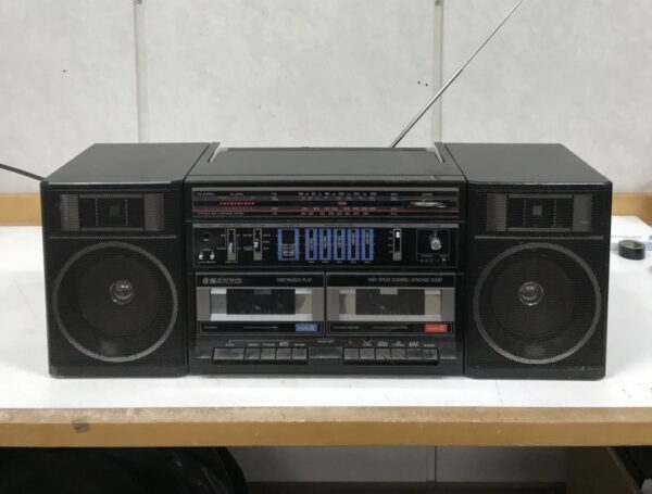 Sanyo C35 Stereo radiokasettisoitin 34W