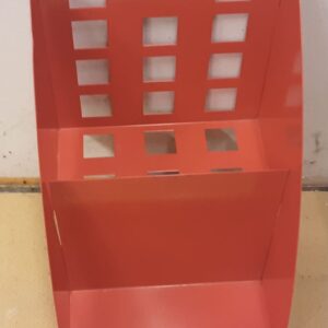 Pieni punainen myymälähylly "Ratkaisun hetket" -tarralla