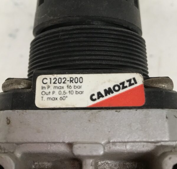 Paineensäädin Camozzi C1202-R00