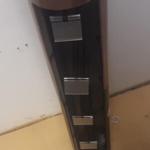 Roikkuvan tavaran myyntiteline