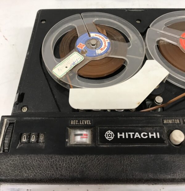 Hitachi avokelanauhuri TRQ – 520