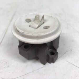 Vanhan sähkökeskuksen ohjauskytkin 10297/1