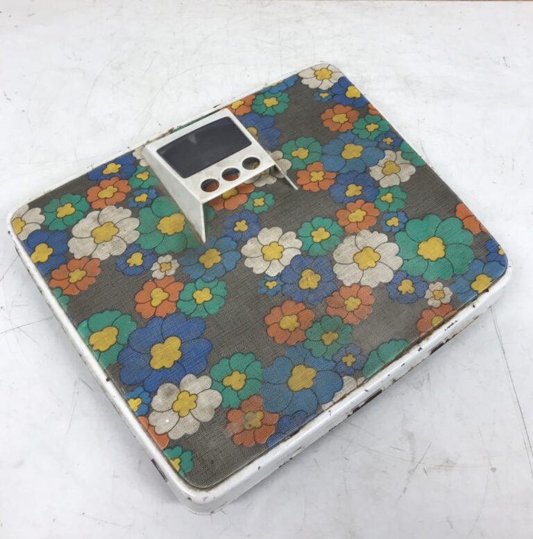 Kukkakuosinen henkilövaaka