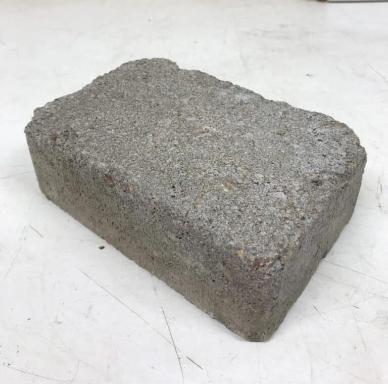 Pihakivi harmaa betoni 175 * 115 * 60 mm