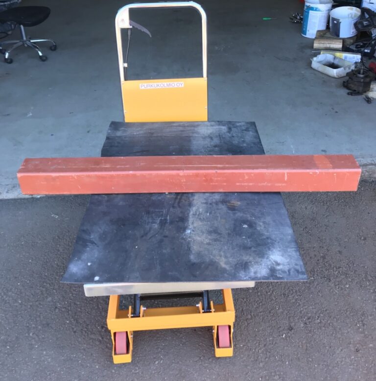 RHS-putki 100 mm * 100 mm * 4mm pituus 1200 mm