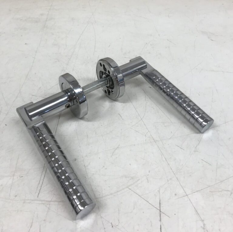 Oven kromattu painikepari
