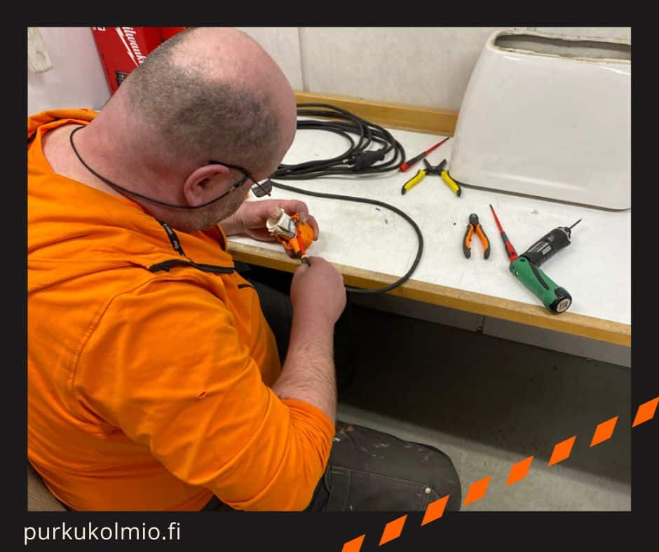 K YTETYN S HK JOHDON Tarkastusta Purkukolmio Oy K YTETYN S HK JOHDON Tarkastusta Purkukolmio Oy