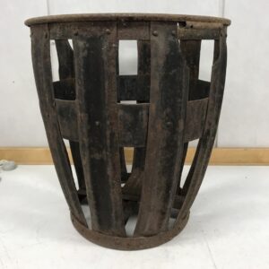 Vanha harva metallinen kori kork 47 cm