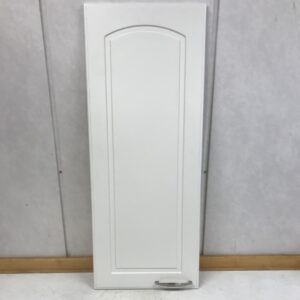 Holvi kalusteovi vetimellä