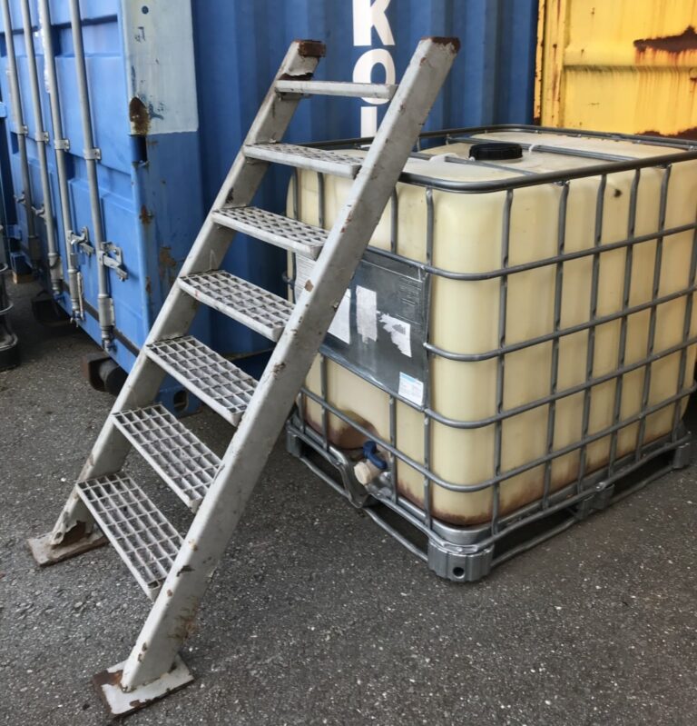 Metalliset portaat 175 cm