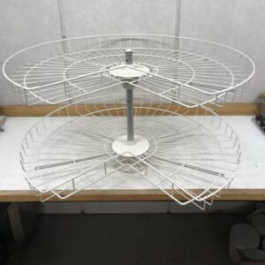 alakulmakaapin valkoinen karusellihyllykkö