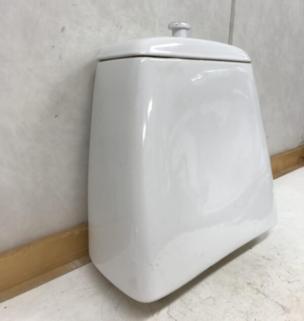 WC-istuimen vesisäiliö Arabia 70 IDO 6 L valkoinen kannella