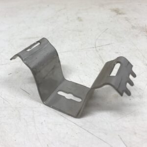 Sadevesikourun syöksytorven takakannake