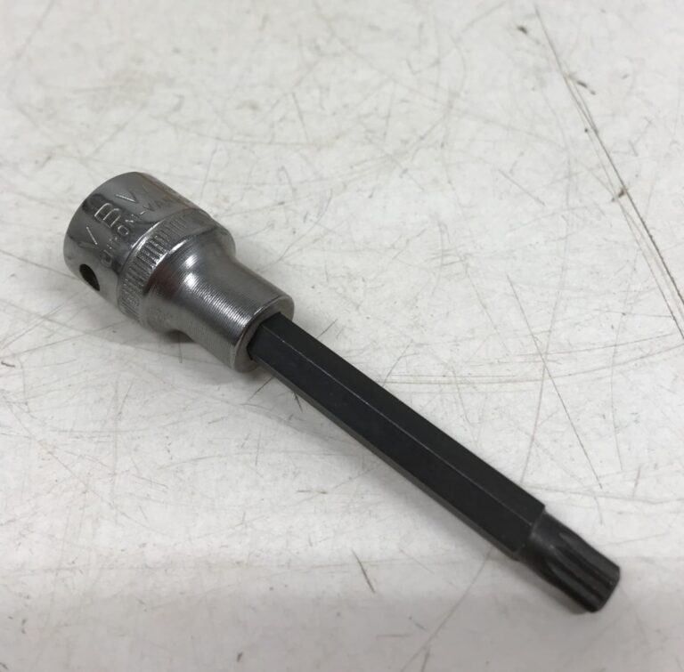 XZN-kärkihylsy 8 mm pitkä malli 1/2″ vääntiölle