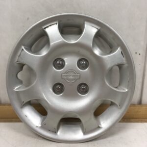 Nissan pölykapseli 15″ hopea