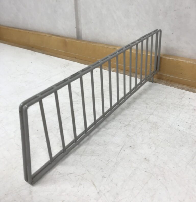 Hyllyn jakoreunus 32,5 cm x 9 cm