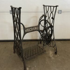 Poljettavan Singer ompelukoneen runko - Purkukolmio.fi