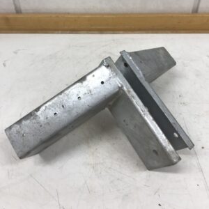 Harjakulma 70 mm × 45 mm puulle - Purkukolmio.fi