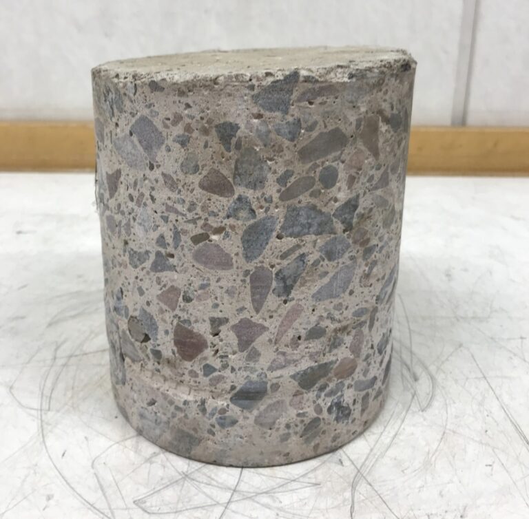 Betonivalusta timanttiporattu betonilieriö halkaisija 145 mm - Purkukolmio.fi