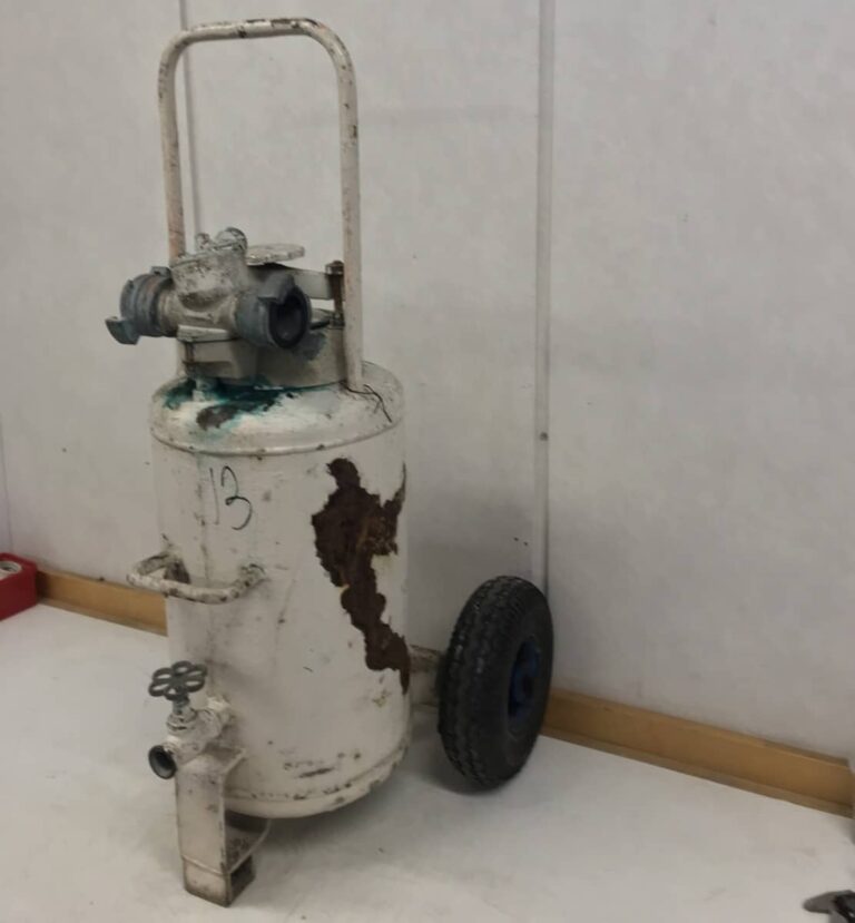 Lannoitesekoitin Gewa Dungemischer LF 25 - Purkukolmio.fi