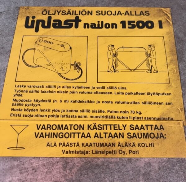 Liplast muovinen öljysäiliö 1500 l turva-altaalla - Purkukolmio.fi