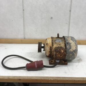 AEG sähkömoottori 1.5 kW kiilahihnapyörällä - Purkukolmio.fi