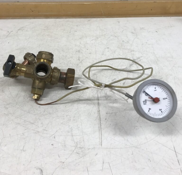 Nibe EVC 13 jakotukki paineenmittauksella - Purkukolmio.fi