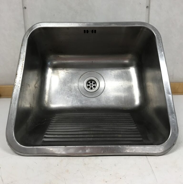 Ruostumaton pesuallas 50 cm * 45 cm - Purkukolmio.fi