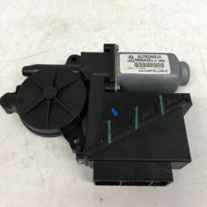 VW Polo 1.2 12V vm.2003 ikkunannostimen moottori - Purkukolmio.fi