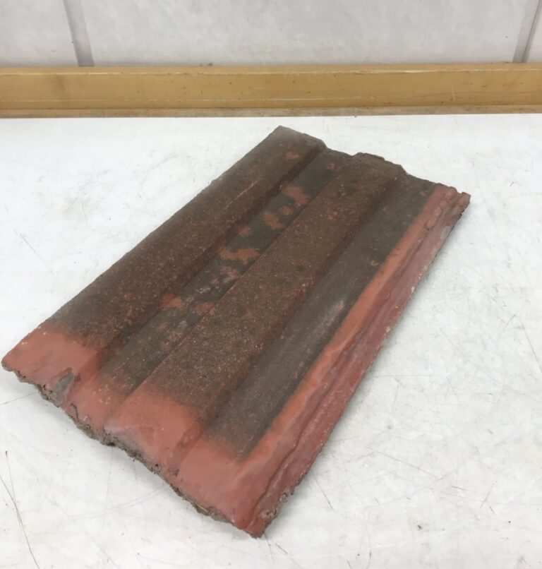 kattotiili 22,5 cm * 38,5 cm * 3 cm - Purkukolmio.fi