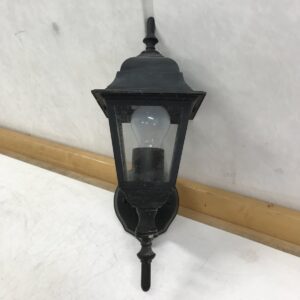 Musta lyhdynmallinen ulkoseinävalaisin 39 cm - Purkukolmio.fi