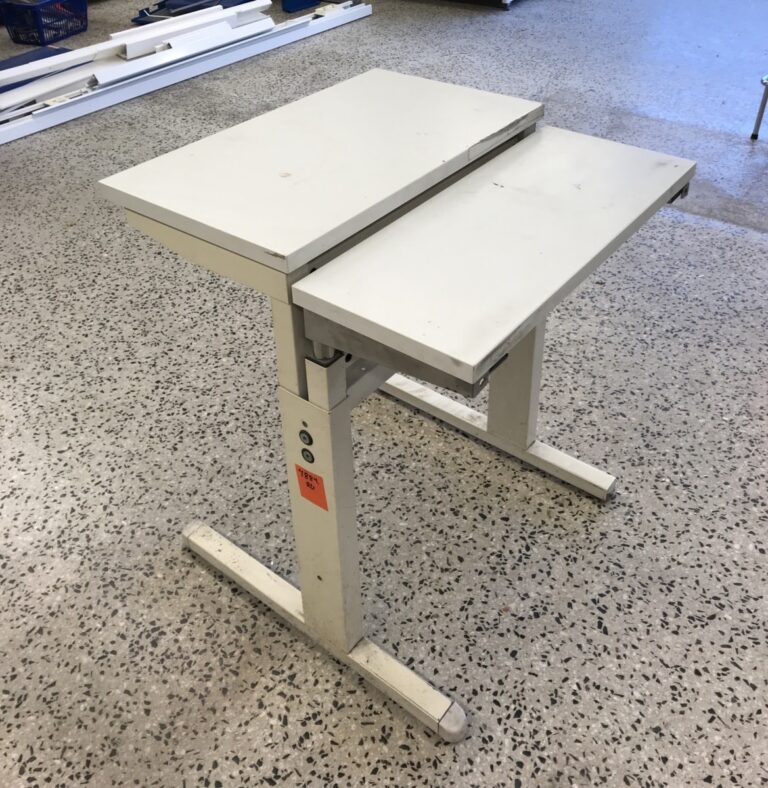 ATK-pöytä Martela 460 0193 - Purkukolmio.fi