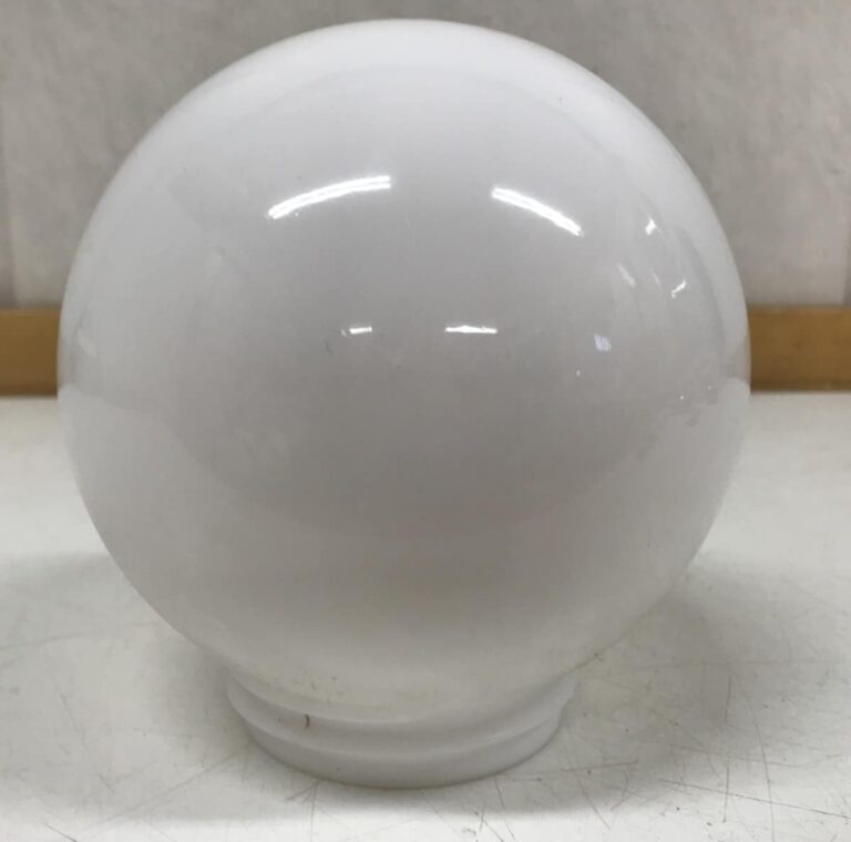 Pyöreä valkoinen valaisimen lasikupu 15 cm - Purkukolmio.fi