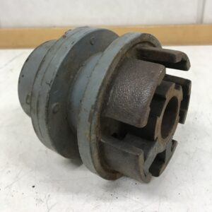 Moottorin akselin välikytkimen puolikas 38 mm akselille - Purkukolmio.fi