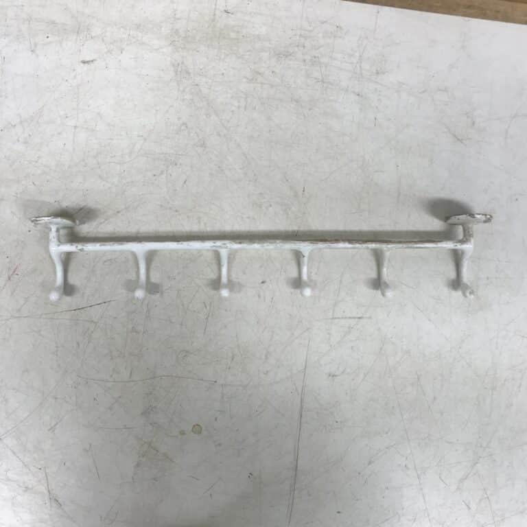 Naulakko 6:lla ripustustapilla pituus 42 cm - Purkukolmio.fi